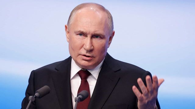 Putin starts new six-year term with challenge to West