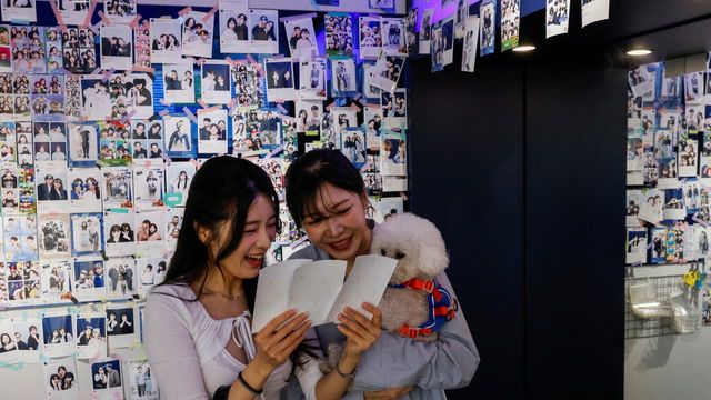 South Korean LGBT couples want to help boost low birth rate