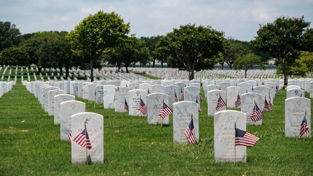 Biden marks Memorial Day with wreath-laying at Arlington