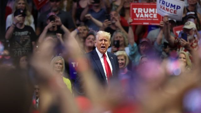 Trump, Vance rally together in Michigan