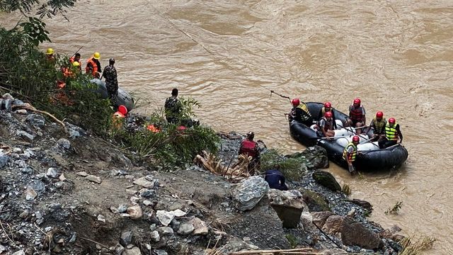 Nepal: Dozens missing after landslide sweeps buses into river