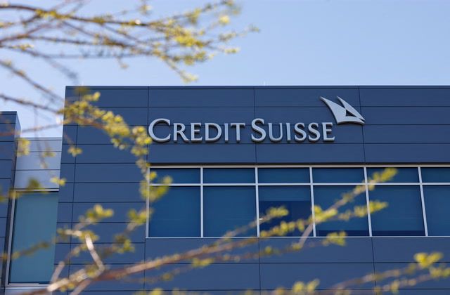 UBS in talks to buy Credit Suisse