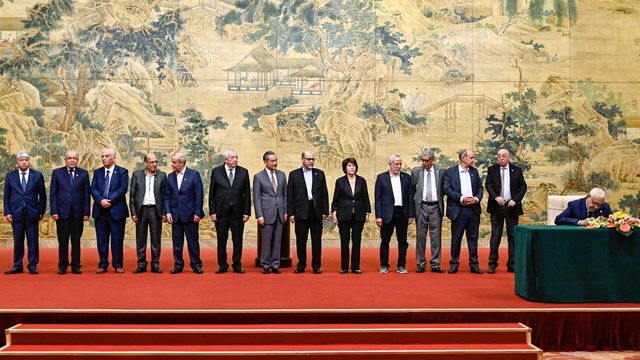 Palestinian factions agree to form government in China talks