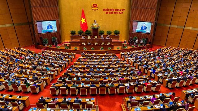 Vietnam's Communist Party chief steps down