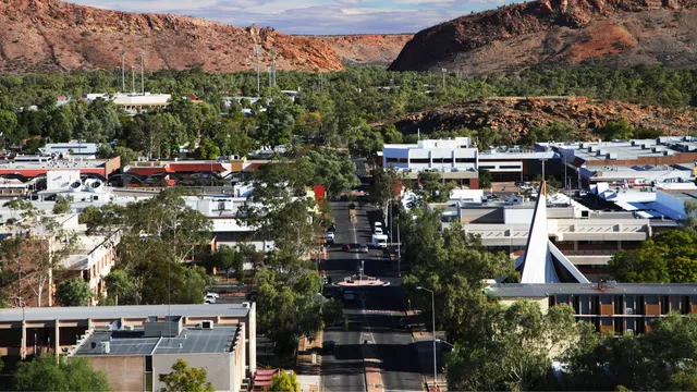 PM visits Alice Springs after youth crime crackdown
